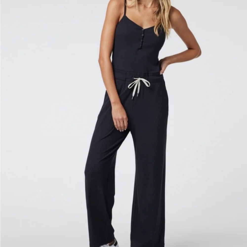 30. Vuori Pose Henley Jumpsuit Black XS